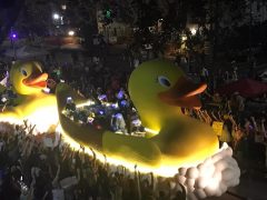 Muses Iconic Duck Float 2022 / Lisas Herman